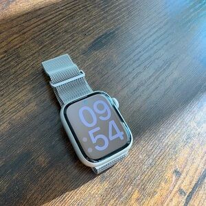 Apple Watch Series 9 GPS 41mm Starlight Aluminum